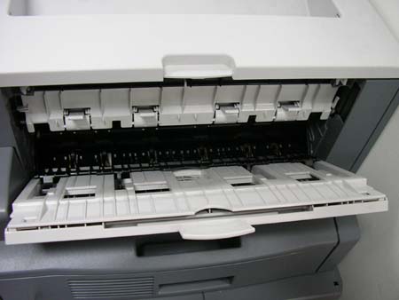  HP LaserJet 5200dtn 2