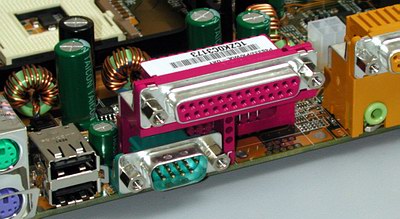 Место под разъем VGA