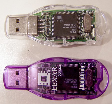 Lexar_USB20_2flashdrive
