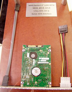 Fujitsu_SATA_andcables