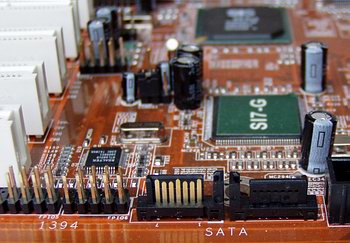 IEEE1394&SATA