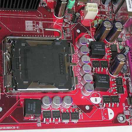 Стабилизатор питания процессора на плате Foxconn 925XE7AA-8EKRS2