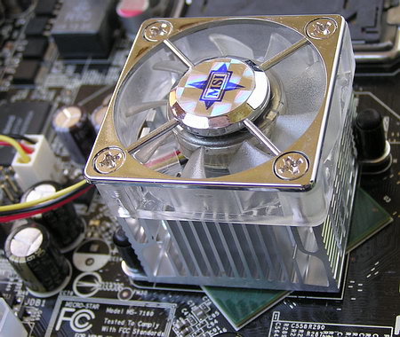 MSI P4N Diamond - На северном мосте чипсета установлен активный, но не очень шумный кулер с датчиком оборотов