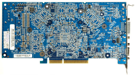 Gigabyte NVIDIA GeForce 6800GT - Никаких крупных элементов с обратной стороны не видно, также нет мест под дополнительные модули памяти