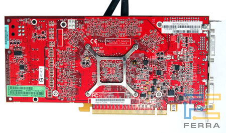 Задняя сторона платы Sapphire Toxic Radeon X1900XTX с установочной скобой