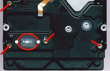 Диск IBM IC35L0x0AVER07 с обратной стороны без платы контроллера