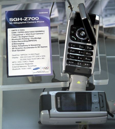 Samsung Z700