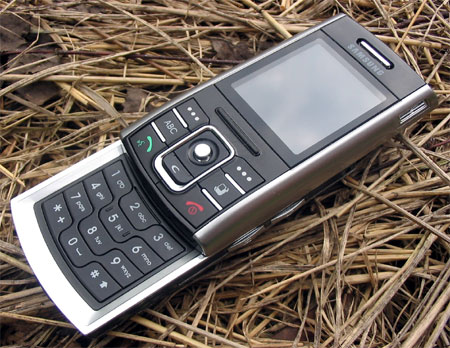 Samsung D720 в открытом состоянии
