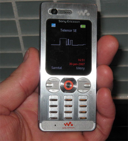 Sony Ericsson W880i 3