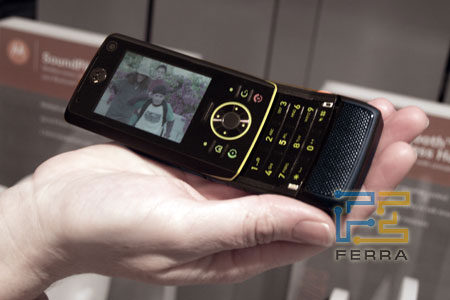 �������� ����� �� ��������� Motorola MOTORIZR Z8
