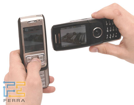 ������� ������ �� Nokia E65 (�����) � Samsung i520 (������)