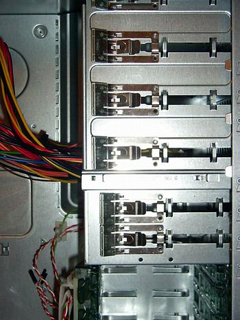 Foxconn Chimera - отсеки для HDD
