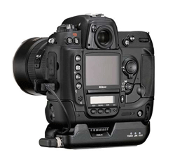 Nikon D2H: незаменимый помощник хорошего репортёра