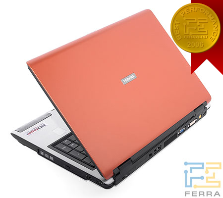 Toshiba Satellite P100: вид сзади