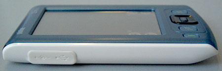 palmOne_Zire_31_left_side.jpg