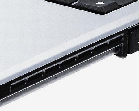 выходное отверстие системы охлаждения видеочипа в ноутбуке LG LM70-P333