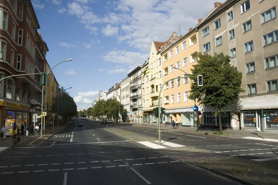IFA 2007: Берлин, типичные виды улиц и площадей. Чисто, аккуратно, современно. Но не более. Кстати, пробок в городе нет 1