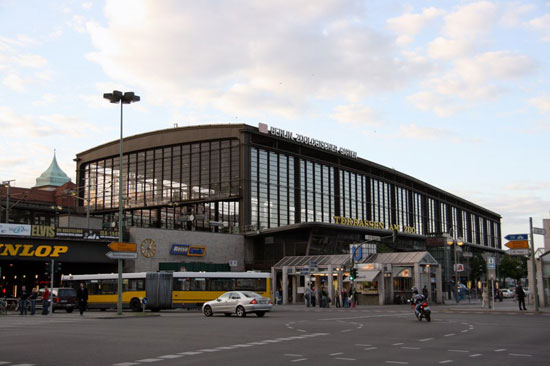 IFA 2007: Берлин, одна из железнодорожных станций. Почти все они - на мостах и эстакадах, чтобы не занимать драгоценную городскую землю 1