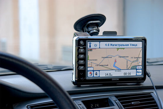 GPS-навигатор Odeon GM702, установленный в машин