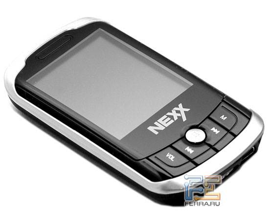 Медиаплеер NEXX NF-920: прямо над дисплеем находится небольшой динамик 1