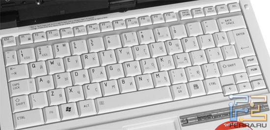 Toshiba Portege R400: ����������