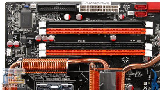 ASUS P5E3 Deluxe: ������� DIMM, ATX 24-pin, FDD � SATA