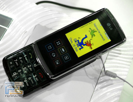 LG KF600 �� �������� Mobile World Congress 2008 1