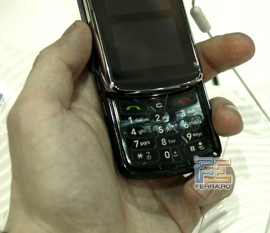 LG KF600 �� �������� Mobile World Congress 2008 3