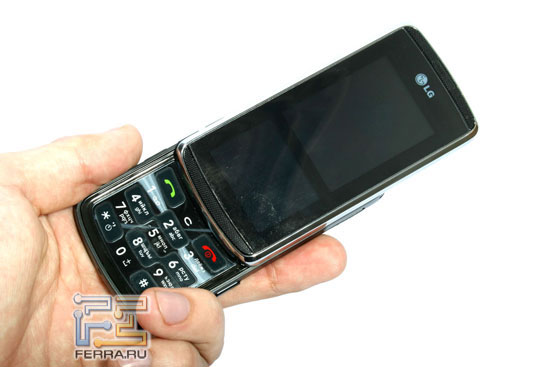 LG KF600: в руке
