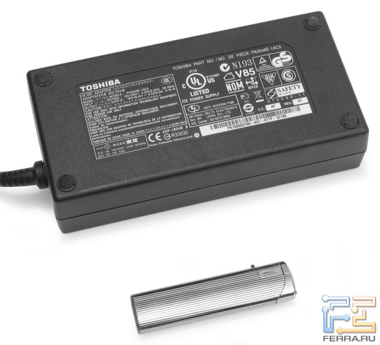 Toshiba Satellite X205-SLi3: ���� �������