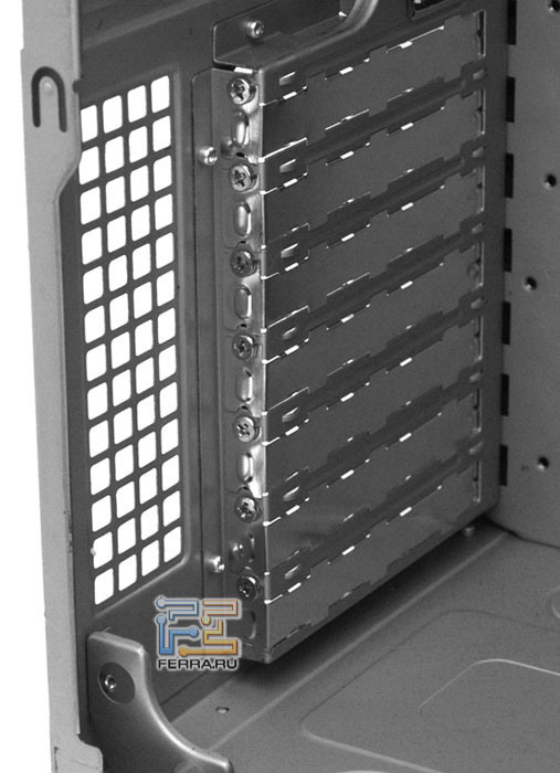 AeroCool AE Plus: ����� ����������