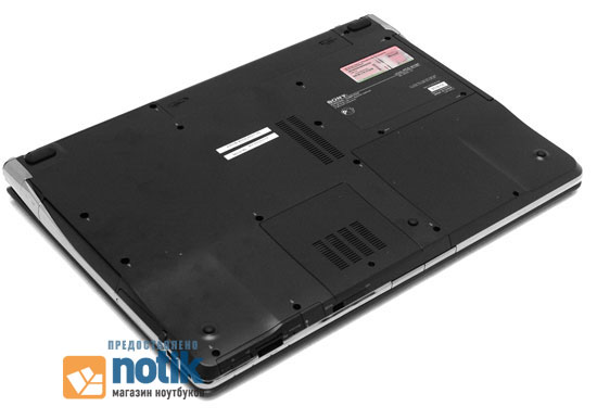 Sony VAIO VGN-AR71ZRU: днище