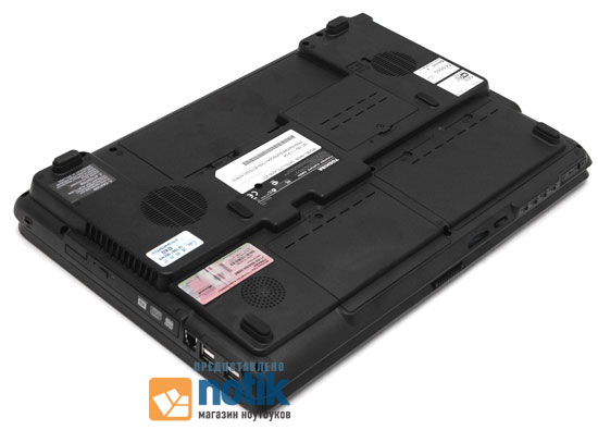 Toshiba Satellite X200-251: днище