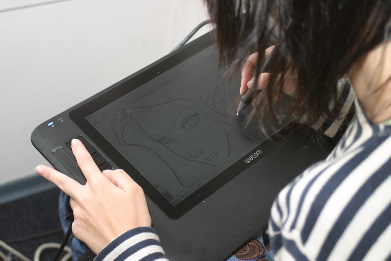 Wacom Cintiq 12WX: ������� �������