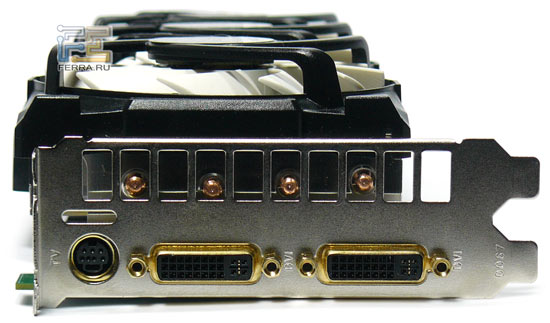 Периферийные разъемы на видеокарте Inno3D iChill GTX275