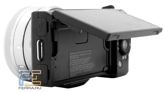 Sony NEX 5 унаследовала наклонный дисплей от зеркальных камер серии Alpha