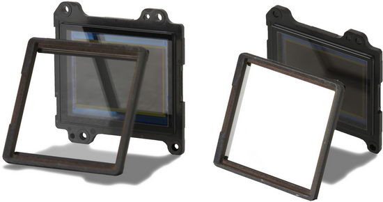 В конструкции фотоаппаратов Sony Alpha A33 и A55 обычное зеркало заменено полупрозрачным