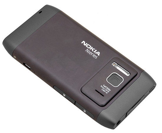 Задняя панель Nokia N8