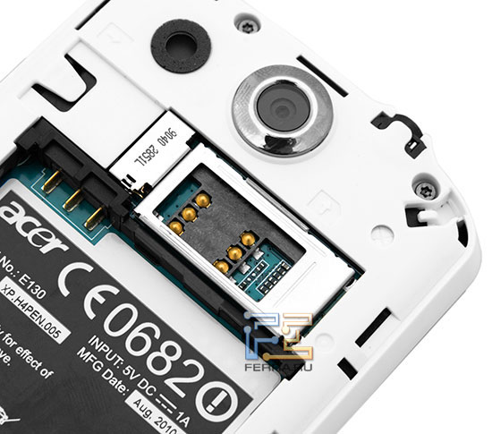 Слоты для карт microSD и SIM на Acer beTouch E130