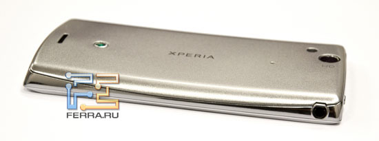 Левая боковая грань Sony Ericsson Xperia arc