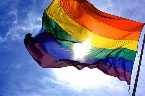 Интернациональный флаг движения геев и лесбиянок