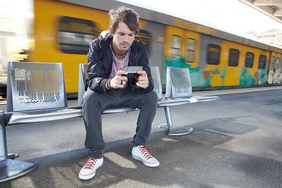 Sony Ericsson Xperia Play в игровом положении