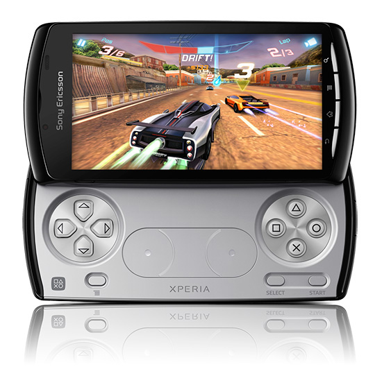 Sony Ericsson Xperia Play в разложенном виде