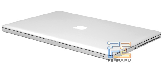 Apple MacBook Pro 17 в закрытом состоянии