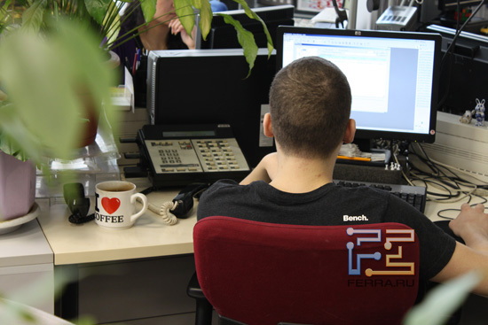  плещутся в ней 