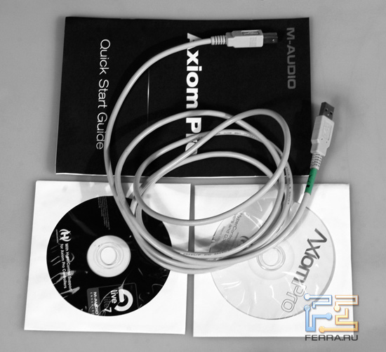 USB-шнур, краткое руководство пользователя и диски из комплекта M-Audio Axiom PRO 49