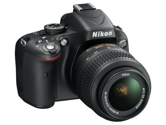 Nikon D5100 с китовым объективом 18-55 mm F/3.5-5.6 VR