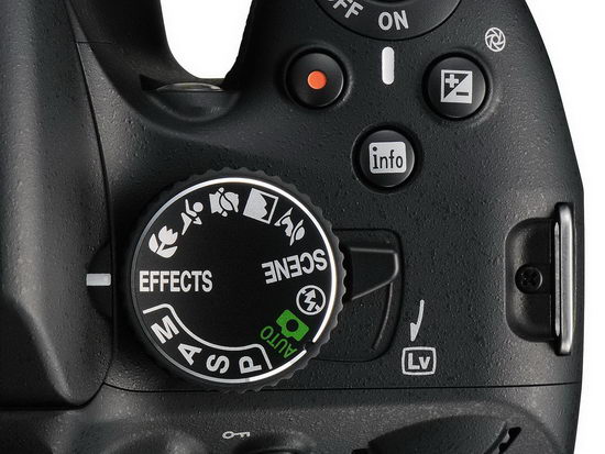 Переключатель в режим Live view и барабан режимов съемки на Nikon D5100