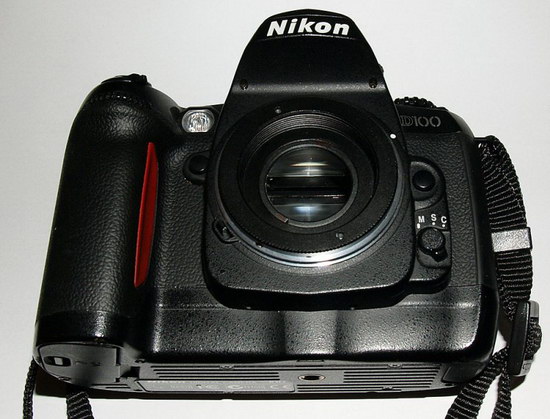 Установленный адаптер M42-Nikon А на зеркальной камере Nikon