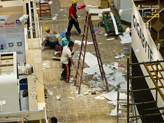 Работа полным ходом в выставочных коридорах Computex